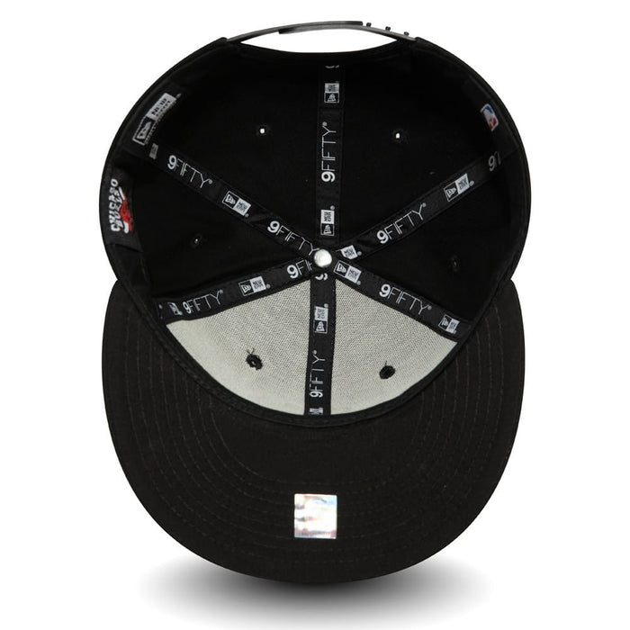 This is a Chicago Bulls Logo Black 9FIFTY Cap 4