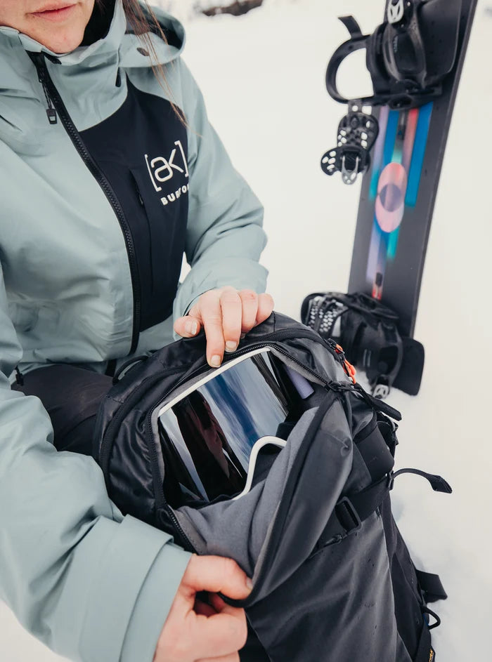 Product image of Burton [ak] Dispatcher 18L Backpack[Variant:True Black]