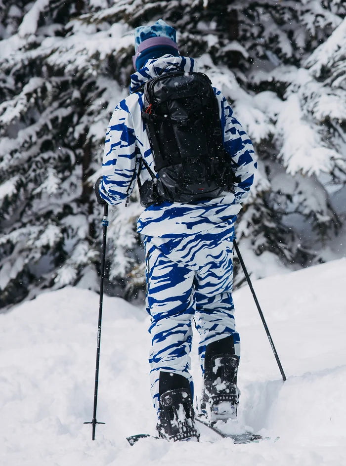 Product image of Burton [ak] Dispatcher 25L Backpack[Variant:True Black]