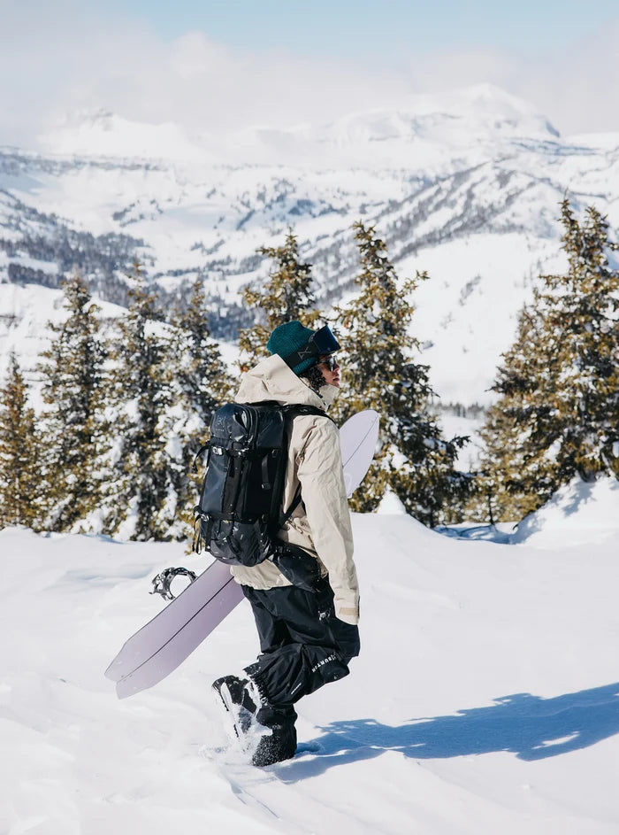Product image of Burton [ak] Dispatcher 25L Backpack[Variant:True Black]