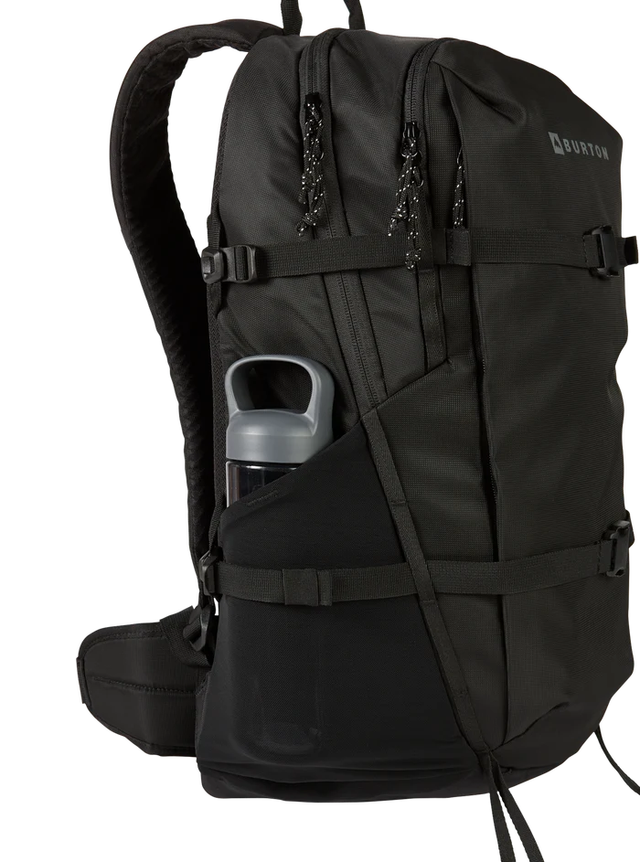 Product image of Burton Day Hiker 30L Backpack[Variant:True Black]