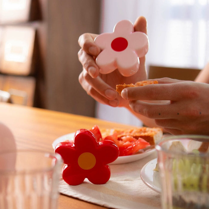 Daisy Salt & Pepper Shaker