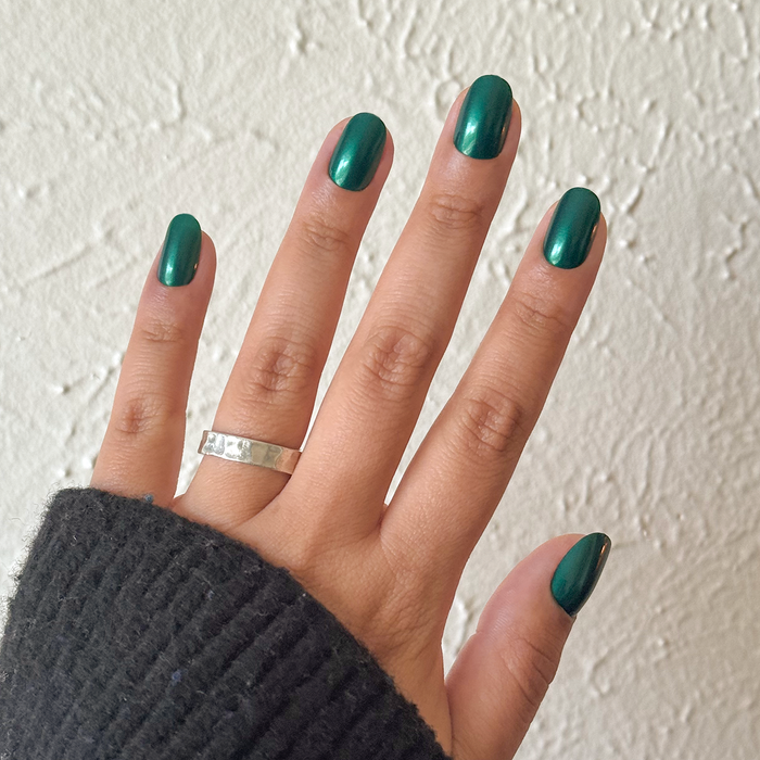 Emerald Velvet - Press-On | Medium | Almond glossy deep emerald green false nails on hand with silver ring and black sleeve