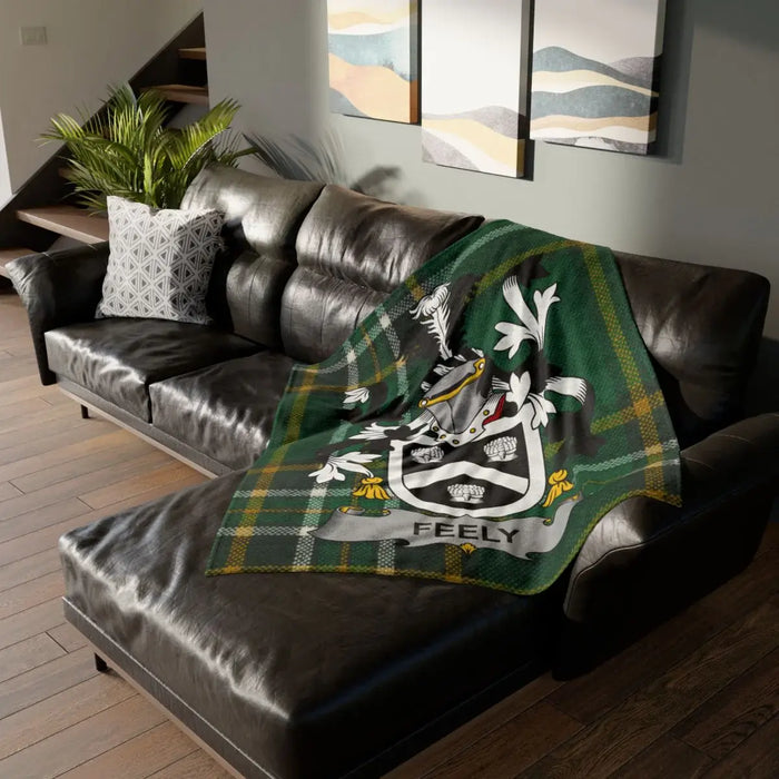 Feely Tartan Crest Design Throw Blanket