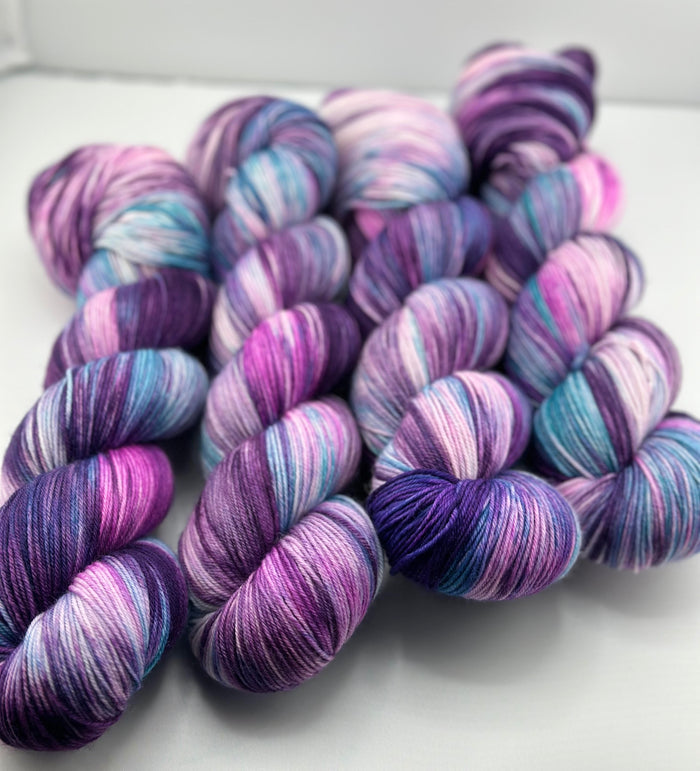 Fingering/Sock Weight by Yarnette