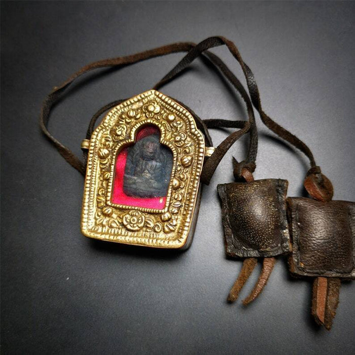 Gau Ghau Shrine of Amitayus, Amitabha,Amulet 2.36" - Tibetan Buddhist amulet, view 4