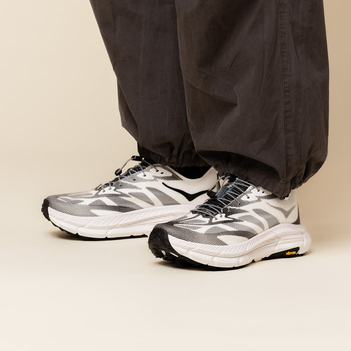 Hoka - Stealth Tech Mafate Speed 4 Lite - White / Black