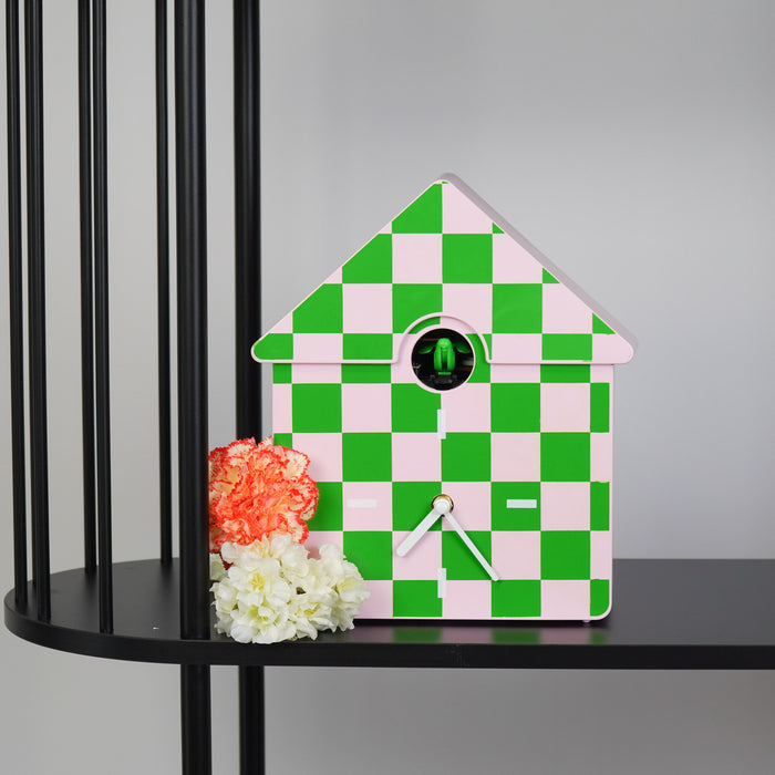Klok- Wandklok Koekoeksklok - Geblokt Patroon- Groen/Roze - 24x27x9cm