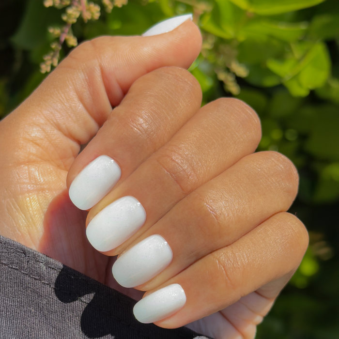 Milky Shimmer - Press-On | Short | Round sheer milky white false nails with subtle sparkle for easy at-home manicure