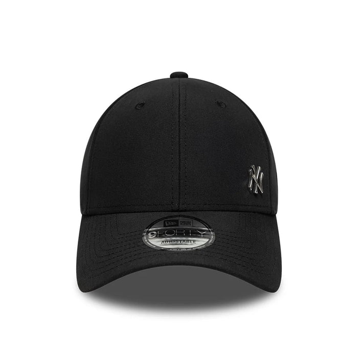 This is a New York Yankees Flawless Black 9FORTY Adjustable Cap 2