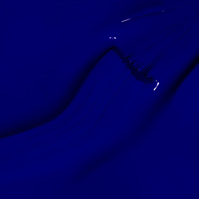 Navy blue gel texture smooth self-leveling creamy formula ultra-pigmented deep sapphire close-up