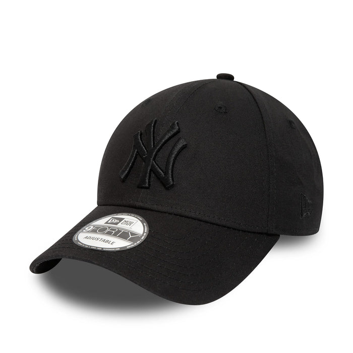 This is a New York Yankees Essential Black on Black 9FORTY Cap 1