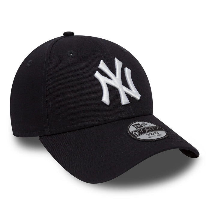 This is a New York Yankees Essential Kids Navy 9FORTY Cap 4