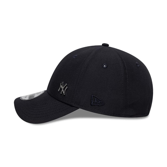 This is a New York Yankees Flawless Navy 9FORTY Cap 6