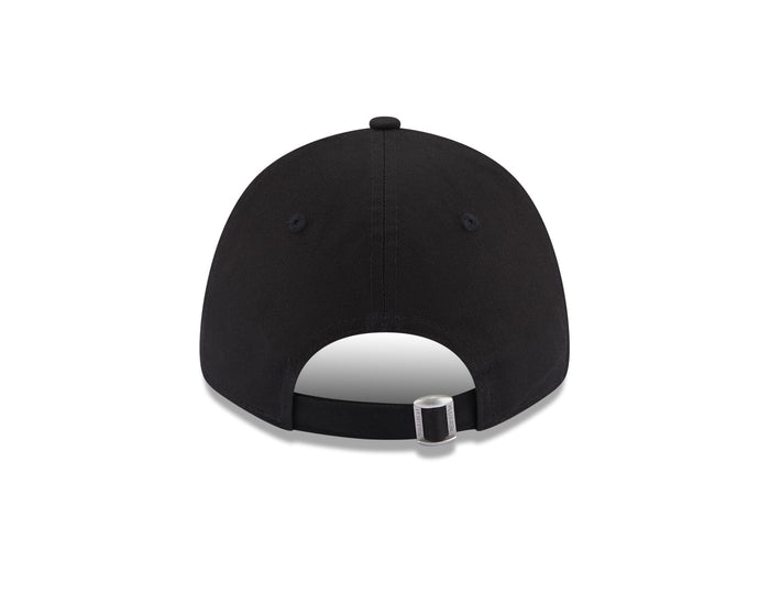 This is a New York Yankees Metallic Logo Womens Black 9FORTY Adjustable Cap 4