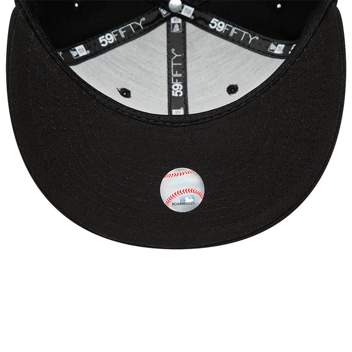 This is a Oakland Athletics MLB Black and White 59FIFTY Fitted Cap 2