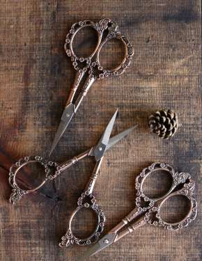 Victorian Scrollwork Scissors
