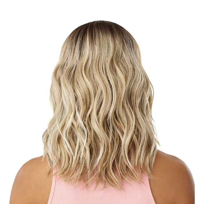 OUTRE wavy blonde synthetic hair wig 16 inch shoulder length with dark roots natural waves