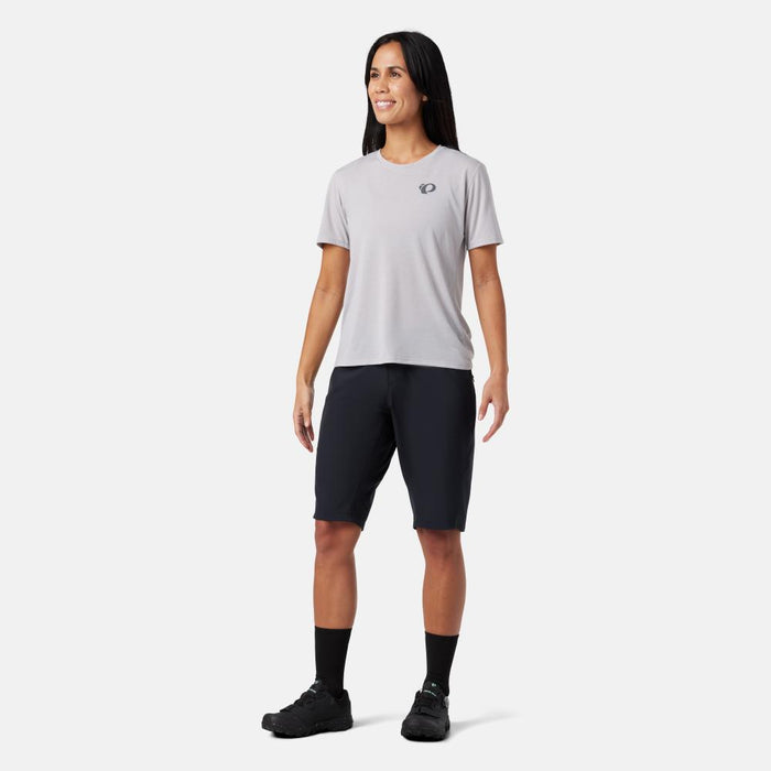 color:BLACK||view:SKU Image On Body||gender:Women||seo:W SUMMIT SHORT W/ LINER